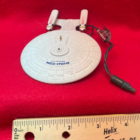 Star Trek U.S.S Enterprise Hallmark Ornament - Picture 8 of 9